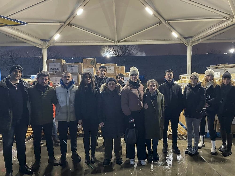 Deprem Bölgesi için Yardım Seferberliğimiz Sürüyor