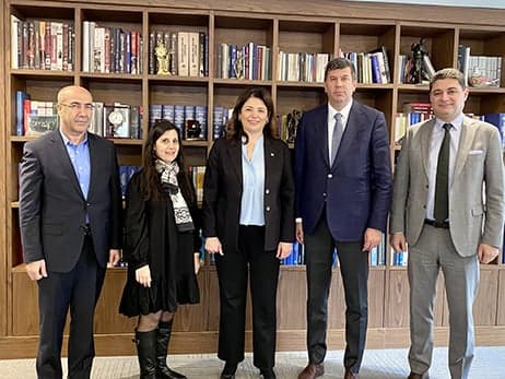 Kadıköy Belediye Başkanı Şerdil Dara Odabaşı’ndan Başkanımız Av. Filiz Saraç’a Tebrik Ziyareti