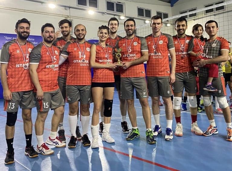 İstanbul Barosu Erkek Voleybol Takımından Bir Kupa Daha