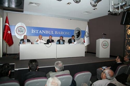 Sanık Sandalyesindeki Avukat
