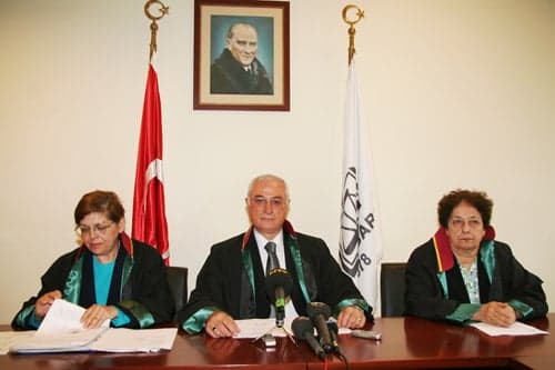 Çocuk Ve Genç İşçiler İstismar Ediliyor