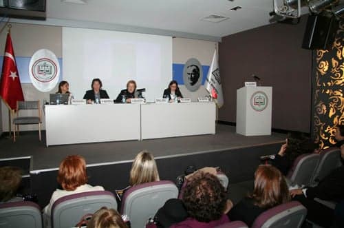 Kadına Şiddet Durmak Bilmiyor

