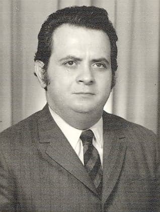 Prof. Dr. Çetin Özek
Yaşamını Yitirdi