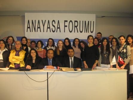 23. Dönem Hukuk İngilizcesi Ve Terminolojisi Derslerini Tamamlayanlara Katılım Belgeleri Verildi