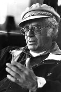 Şiir Gecemizde
Attila İlhan’I Andık