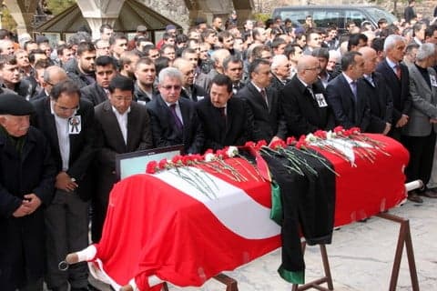 Afyonkarahisar’Da Saldırıya Uğrayan Av. Hüseyin Bürhan Hayran Toprağa Verildi