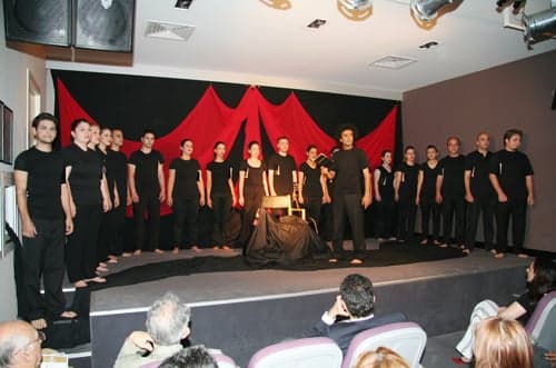 İstanbul Üzerine Şiirli Bir Oyun Denemesi