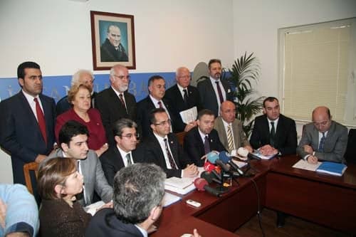 Milletvekillerinden Baroya Destek

