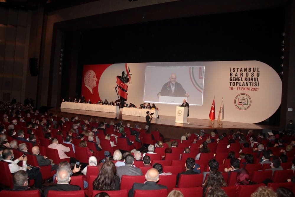 İstanbul Barosu Başkanlığı'na Av. Mehmet Durakoğlu Yeniden Seçildi