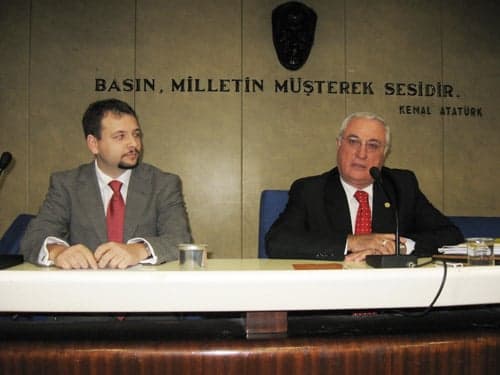 Pazartesi Forumları Başladı