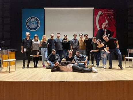 Cübbesizler Balıkesir’de Sahne Aldı