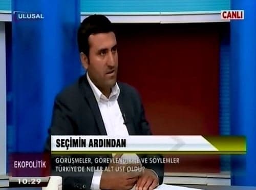 Demokrasilerde Perdeyi Halk Açar Halk Kapatır