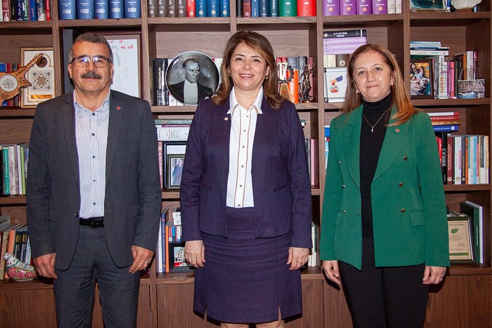 DİSK Genel Başkanı Arzu Çerkezoğlu ve Genel Sekreteri Adnan Serdaroğlu Baro'muzu Ziyaret Etti