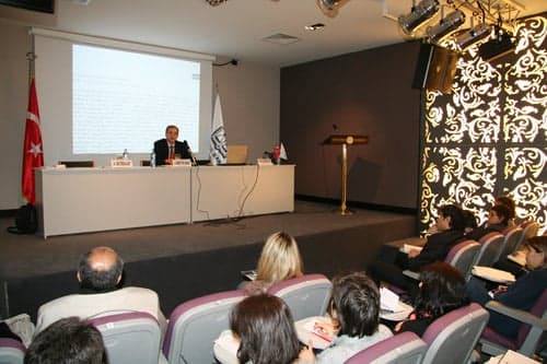 Banka Kredileri Ve Tüketiciler