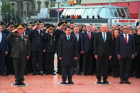 Atamızı 79. Ölüm Yıldönümünde Minnetle Andık