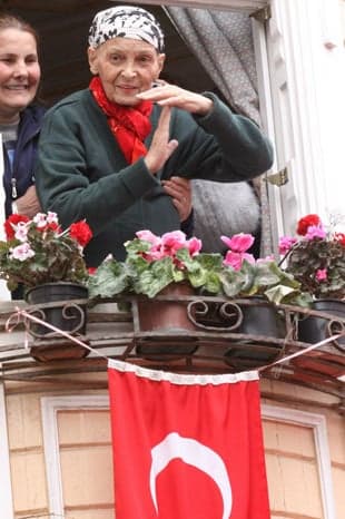 Prof. Dr. Türkan Saylan'ı Yitirmenin Derin Üzüntüsünü Yaşıyoruz