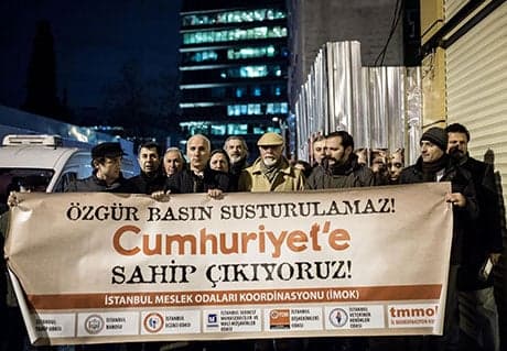 ŞİMDİ CUMHURİYET ZAMANI...  Meslek Odalarından Cumhuriyet Gazetesi'ne Destek Yürüyüşü 