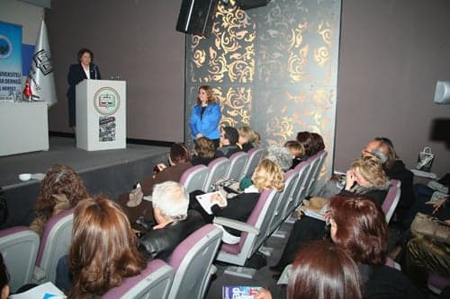 Önder Kadınlar Ödüllendirildi
