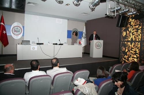 Tıbbi Uygulama Hatalarına Yaklaşım
