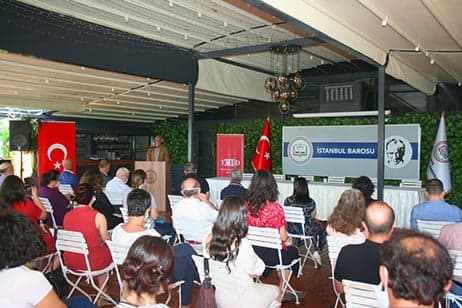 Bir Avukat, Sadece Bir Avukat Değildir