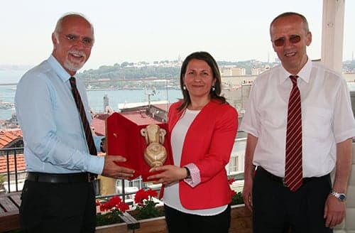 Kırşehir Barosu Başkanı Av. Mehtap Karaburçak Tuzcu Baromuzu Ziyaret Etti
