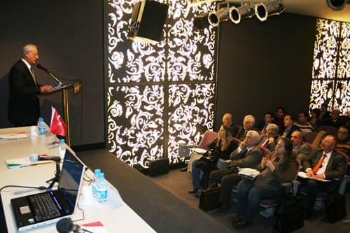 İnternet Yasasında Bıçak Sırtı:
Özgürlük Mü? Güvenlik Mi?