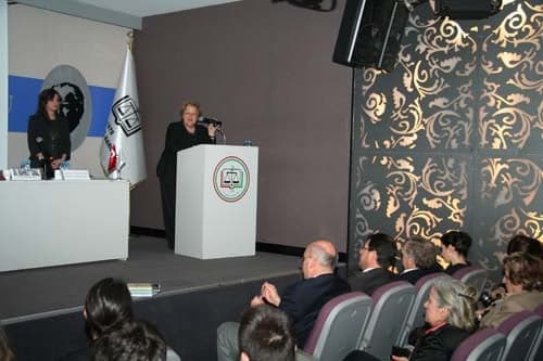 İstanbul Barosu Dış İlişkiler Merkezi Tarafından Düzenlenen
“Sınırlar Ve Sığınmacılar: Bir Suriye Örneği “ Konulu Toplantı Yapıldı