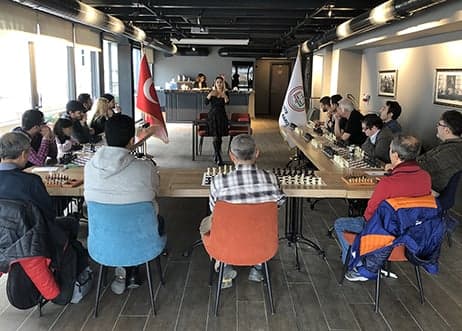 Satranç Şampiyonu WIM Zehra Topel’le Söyleşi