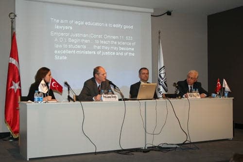 Dört Yabancı Bilim Adamından
Dört Ayrı Konuda Konferans