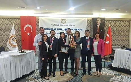 İstanbul Barosu Stajyer Avukatları Türkiye Kurgusal Duruşma Yarışması Marmara Bölgesi Birincisi Oldu