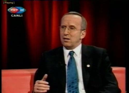 Özbek:”Yeni Vakıflar Yasası 
Ulusal Çıkarlar Açısından 
Sıkıntılar Doğurabilbir”
