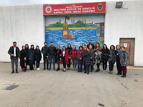 Hapishanedeki Çocuklarla Atölye Çalışması