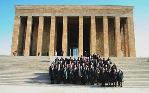 İstanbul Barosu Heyeti Ata’Nın Huzurunda
