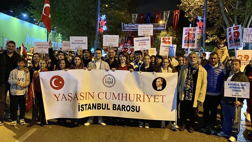 Başkanımız  Av. Filiz Saraç ve Yönetim Kurulu Üyeleri Cumhuriyet Yürüyüşü’ne Katıldı