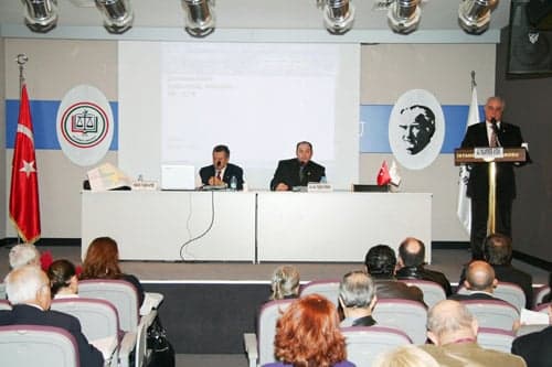 Orman Niteliğini Kaybetmez, Kaybettirilir