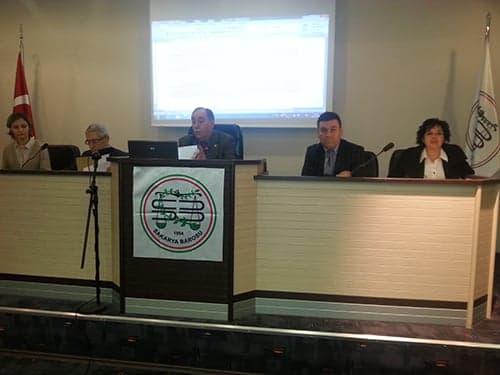 Yönetim Kurulu Üyemiz Av.Turgay Demirci Sakarya Barosu’Nda Cmk Meslek İçi Eğitimi Seminerinde Konuşma Yaptı
