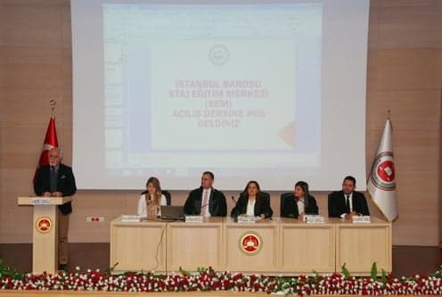 Türkiye’Nin Avukatlara İhtiyacı Var
