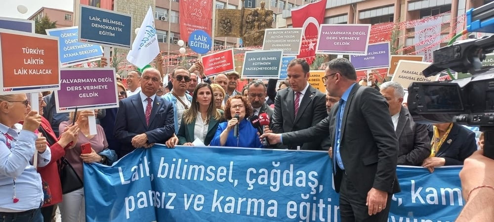 23 Nisan Ulusal Egemenlik ve Çocuk Bayramında Önce Çocuk Hakkı Demek İçin Ankaradaydık - 1