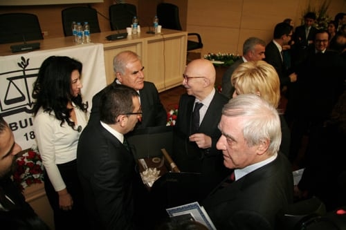 Hukuk Eğitimi Büyük Bir Kaosa Sürüklenmiştir - 123