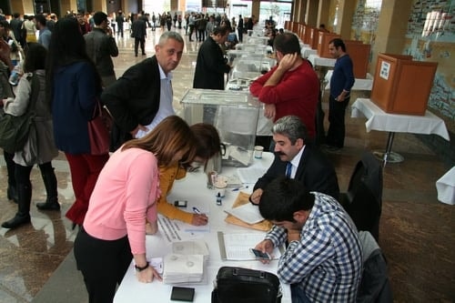 Ümit Kocasakal İstanbul Barosu Başkanlığına Yeniden Seçildi 

 - 227