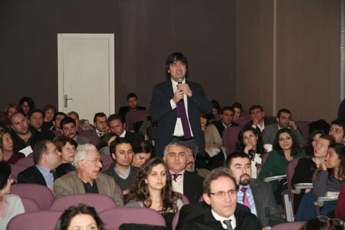 Avukata Yönelik Baskı Vatandaşa Yapılmış Sayılır

 - 56