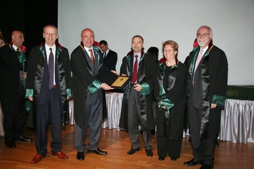 Mesleklerinde 25, 30, 35 Yılını Dolduran Toplam 693 Meslektaşımıza Plaket Verildi
 - 61