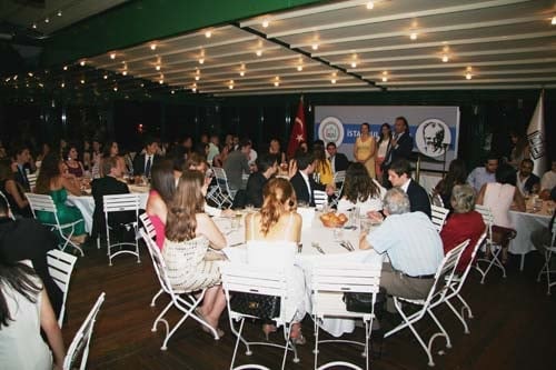 İstanbul Barosu Dış İlişkiler Merkezi İle Avrupa Genç Hukukçular Derneği 10. Hukuk Yaz Okulu Kutlaması Yapıyor
 - 6