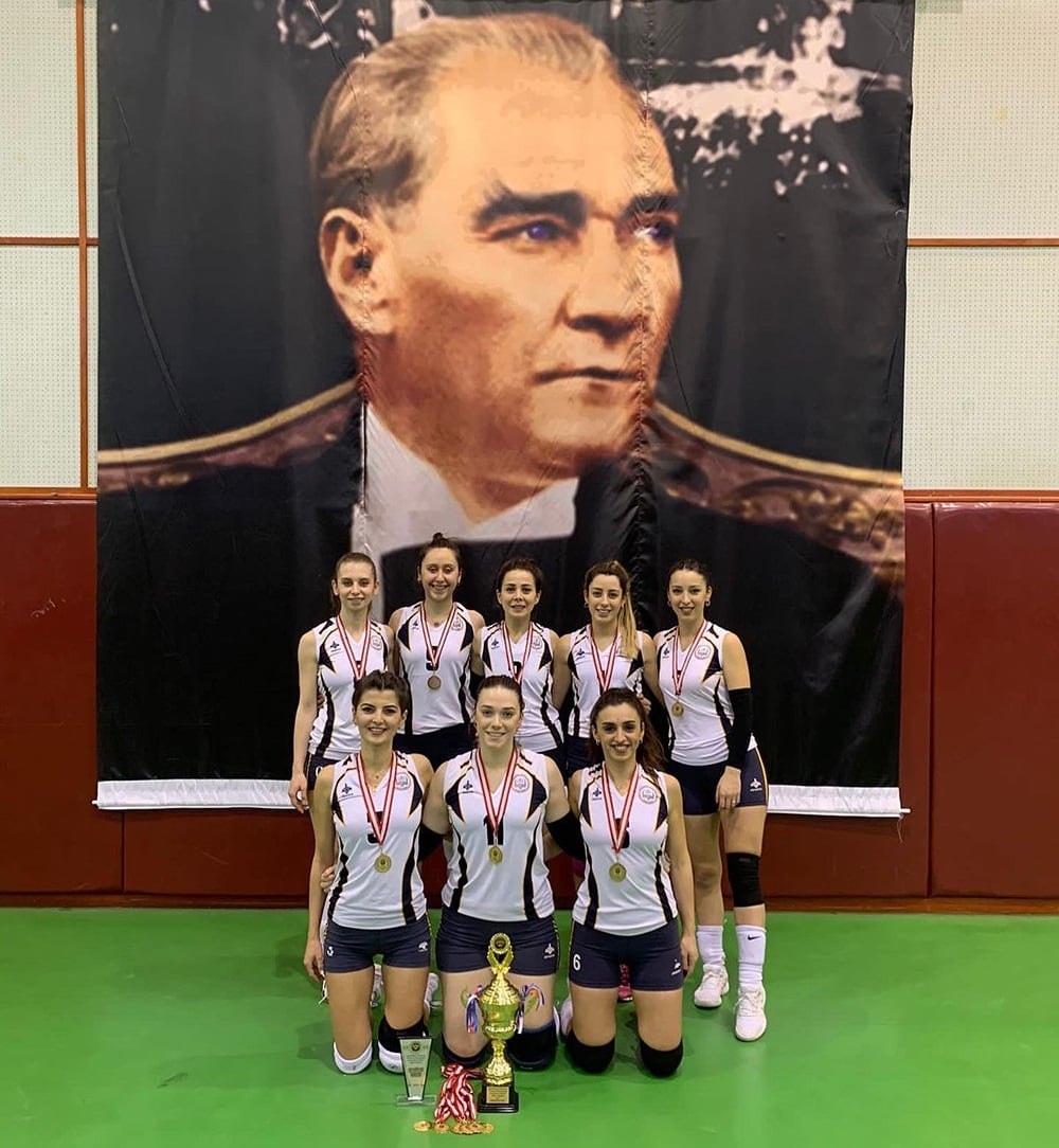 Adana ve Mersin Barosu Turnuvalarından İstanbul Barosu Takımları 5 Kupa İle Döndü - 1