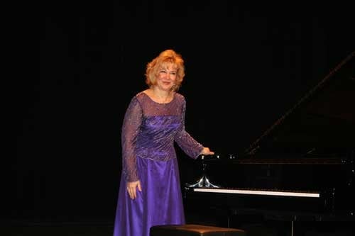 Baronun Yaş Gününde
Gülsin Onay Resitali
 - 2