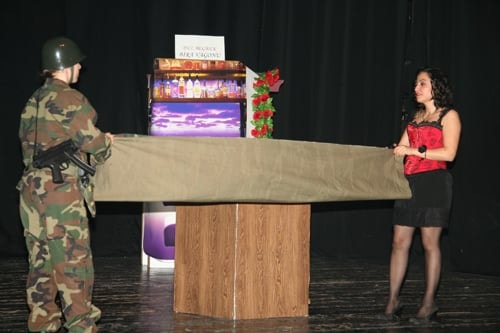 Adam Adamdır

 - 18