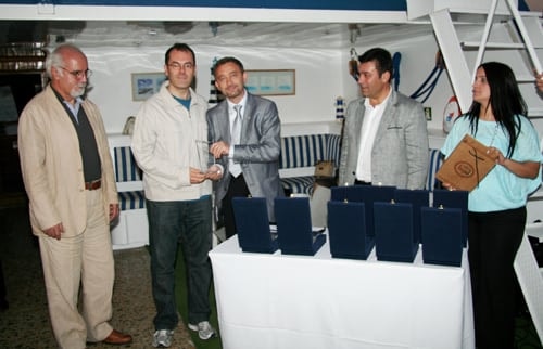 Cmk Eğitim Seminerlerine Katkı Veren Eğitimcilere Plaket Verildi

 - 13