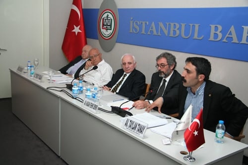 Sanık Sandalyesindeki Avukat
 - 25