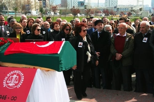 Örnek İnsan Av. Ekrem Erdal Üner’İ Son Yolculuğuna Uğurladık
 - 19