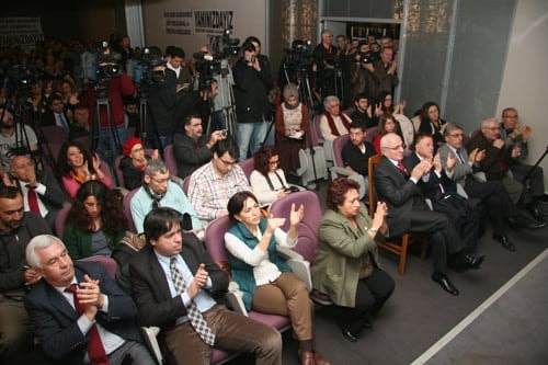 Baroya Karşı Hukuksuzlukların, Sindirme Ve Yıldırma Girişimlerinin Yoğunlaşması Üzerine İstanbul Barosu Yönetim Kurulu Olağanüstü Genel Kurul Kararı Aldı
 - 78
